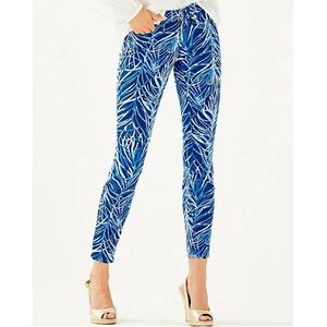 NWOT LILLY PULITZER Early Riser South Ocean blue & white printed skinny jeans 0